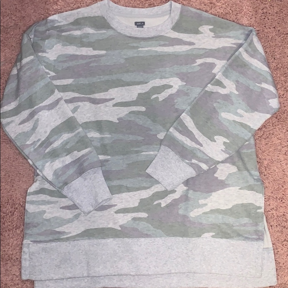 Aerie camo pull-over sweater